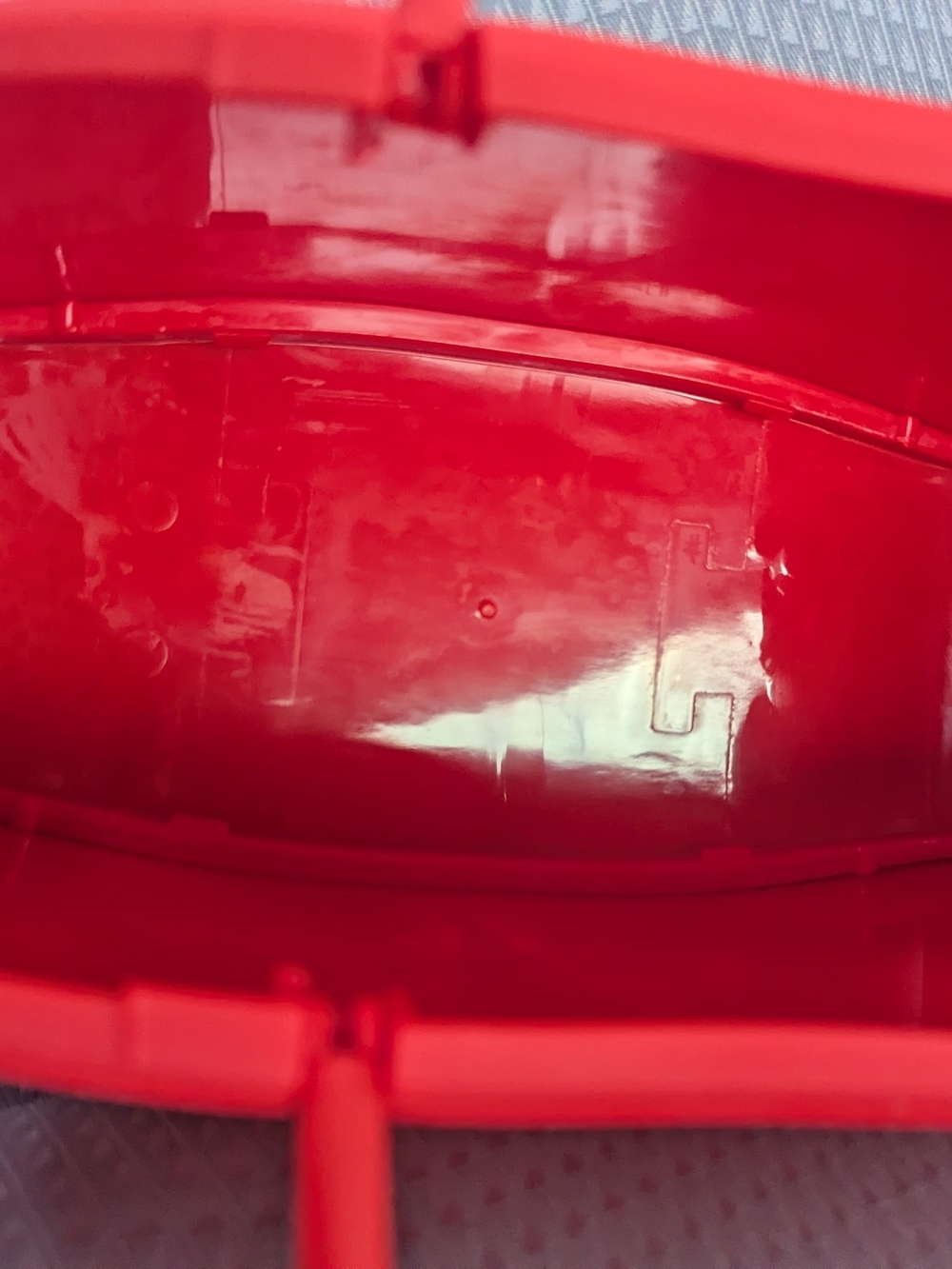 The Devil Wears Prada 2 Popcorn Red Purse Bucket - Picture 5 of 5